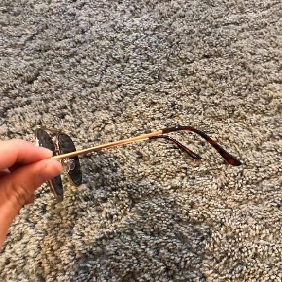 Rose Gold Aviator Sunglasses☀️ - Picture 6 of 6